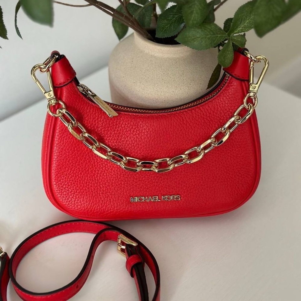 **SOLD Michael Kors Shoulder bag. BRAND NEW.
Never worn. Special